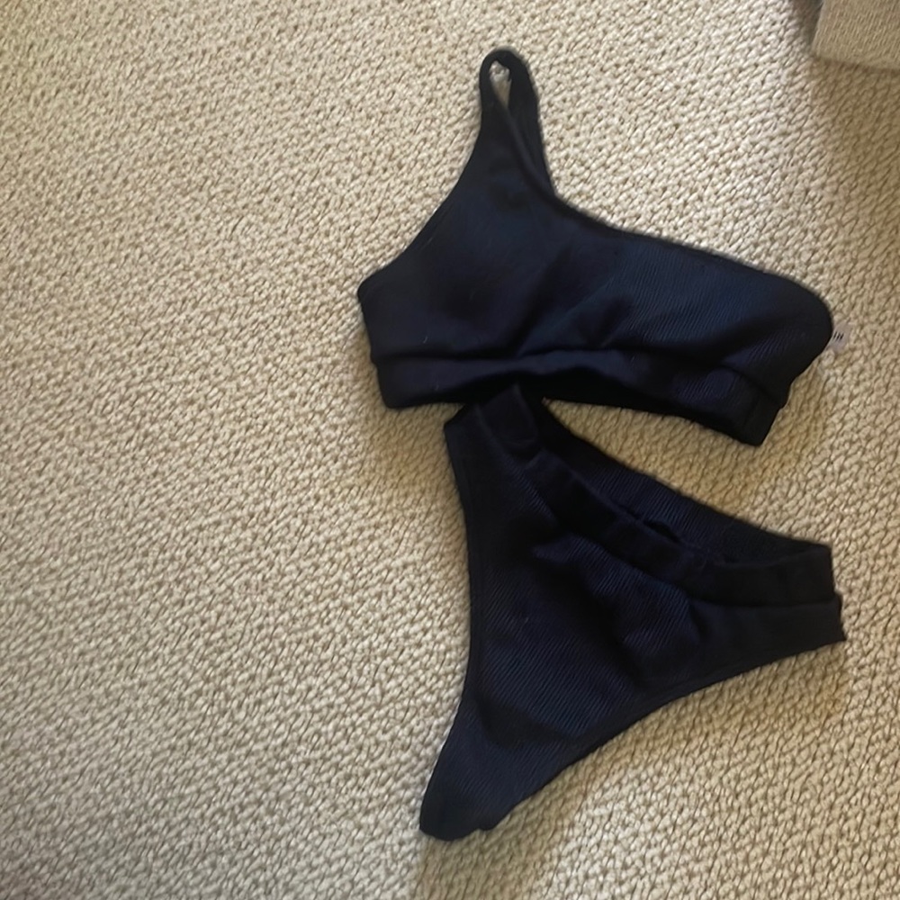 Two piece bikini set - Picture 2 of 7